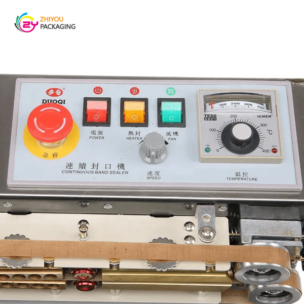 Plastic bag heat sealing machine